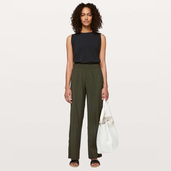 Lululemon Wanderer Wide Leg Pant Dark Olive Green Size 6 - Picture 1 of 12